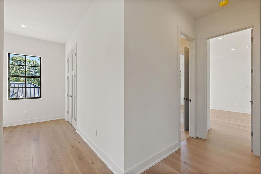 Spacious, unfurnished interior of a new home in , St. Petersburg (Image 47). Spacious, unfurnished interior of a new home in , St. Petersburg (Image 47).