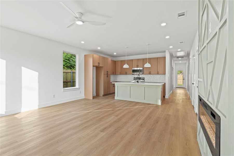 Furnished interior view inside a new home in , Dallas (Image 10).