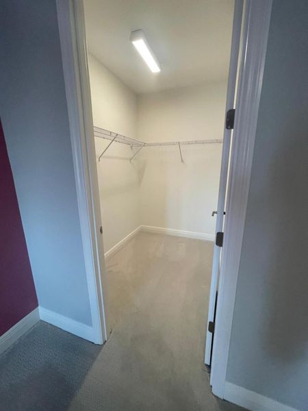 Spacious, unfurnished interior of a new home in , Naples (Image 10).