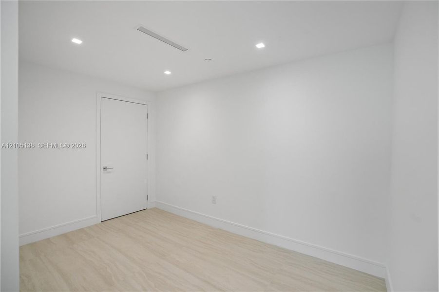 Spacious, unfurnished interior of a new home in , North Miami (Image 40).