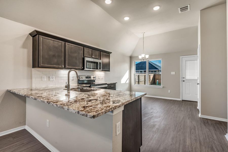 **Photos are sample photos of similar plan. Colors and features might vary**