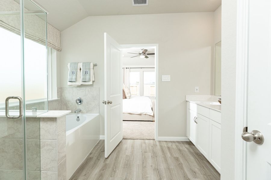 Representative furnished interior of a home built from the Teton by Beazer Homes in Sunrise Cove, Texas City (Image 8).