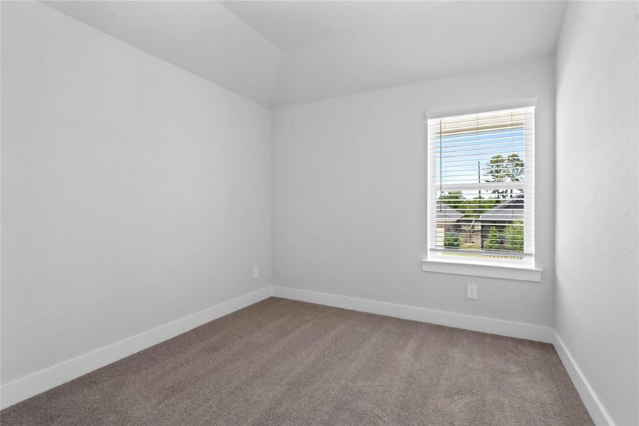 Spacious, unfurnished interior of a new home in Sorella, Tomball (Image 20).