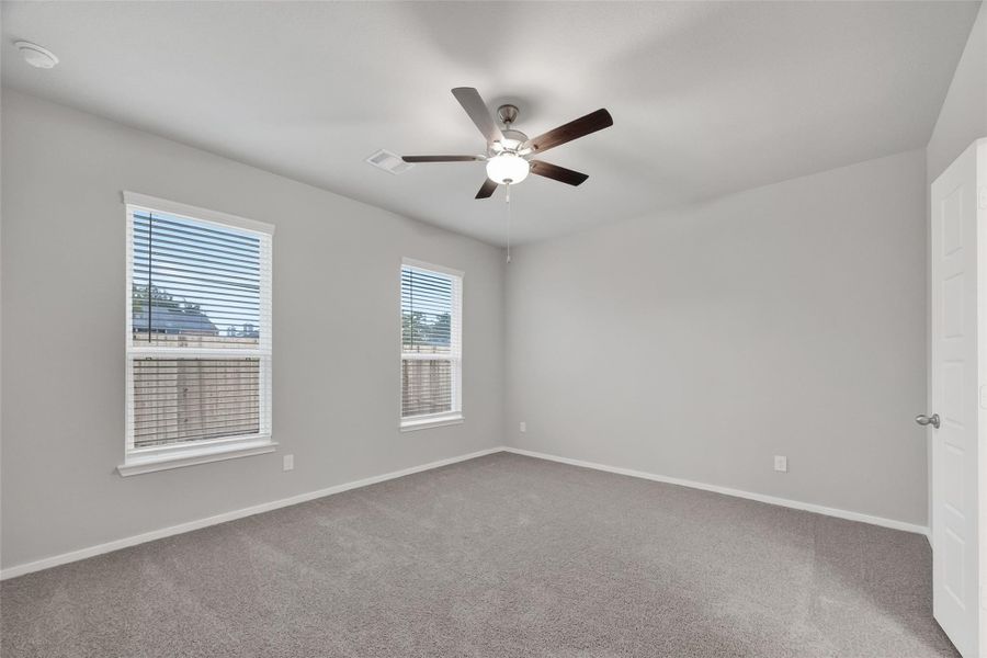 Spacious, unfurnished interior of a new home in Rollingbrook Estates, Baytown (Image 33).