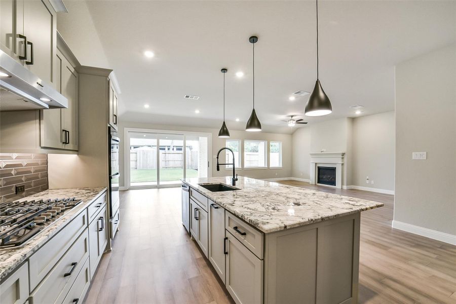 Furnished interior view inside a new home in Evergreen 60', Conroe (Image 7).