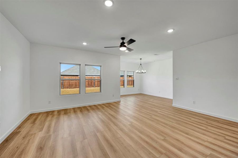 Spacious, unfurnished interior of a new home in Rolling Ridge, Van Alstyne (Image 30). Spacious, unfurnished interior of a new home in Rolling Ridge, Van Alstyne (Image 30).