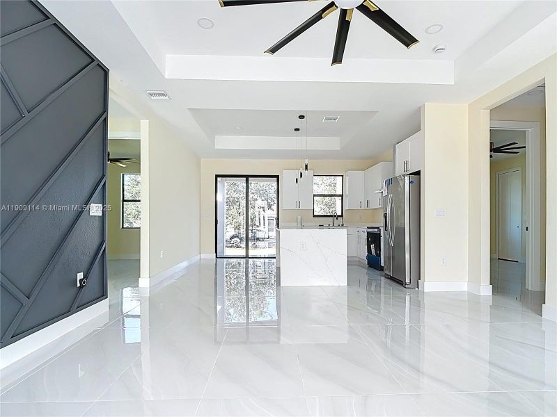 Spacious, unfurnished interior of a new home in , Lehigh Acres (Image 37).