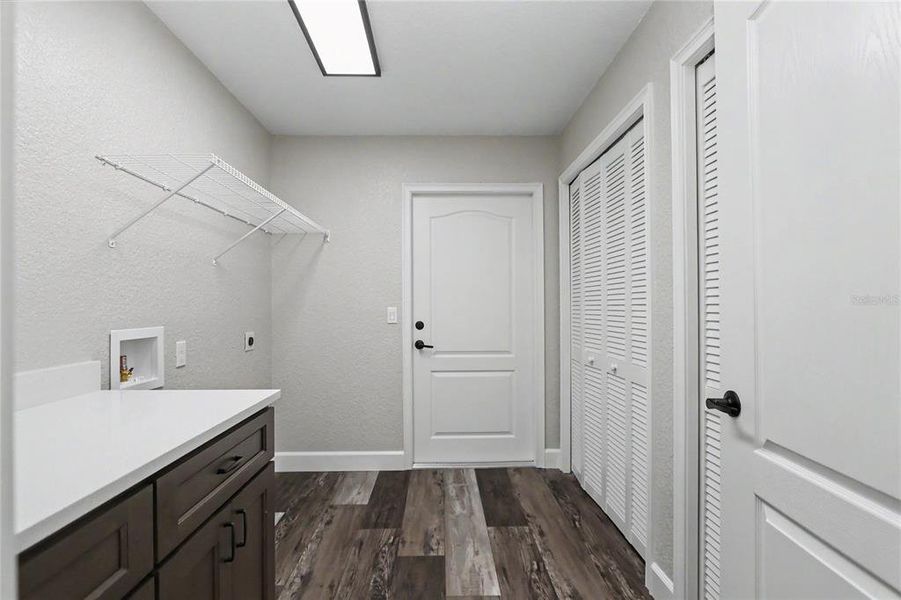 Furnished interior view inside a new home in , Dunnellon (Image 15).