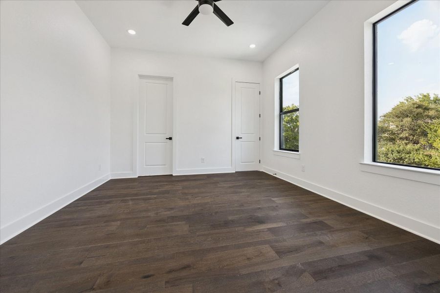 Spacious, unfurnished interior of a new home in , Houston (Image 19).