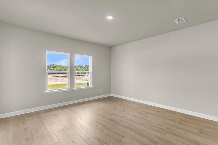 Spacious, unfurnished interior of a new home in Tea Farm, Ravenel (Image 11).