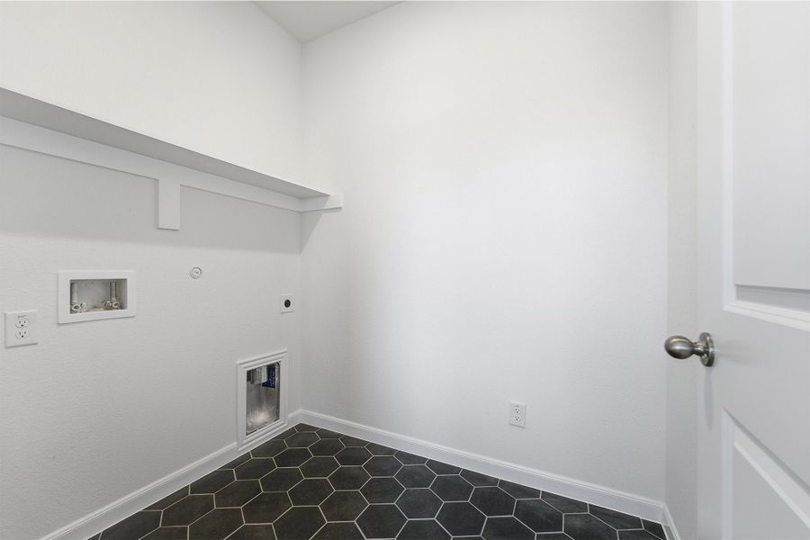 Spacious, unfurnished interior of a new home in Pebblebrook, Sherman (Image 41).