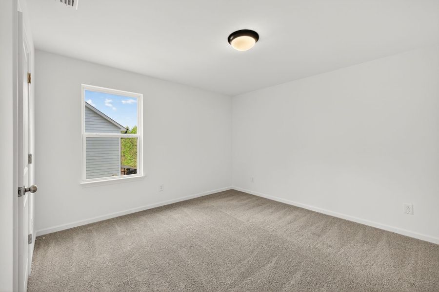 Spacious, unfurnished interior of a new home in Edgewater - Lakeview Point, Lancaster (Image 21).