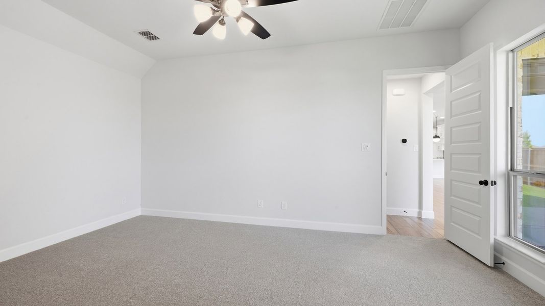Spacious, unfurnished interior of a new home in Trinity Falls, McKinney (Image 16). Spacious, unfurnished interior of a new home in Trinity Falls, McKinney (Image 16).