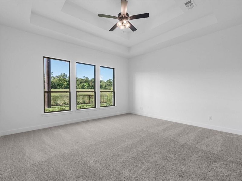 Spacious, unfurnished interior of a new home in Sienna - 60', Missouri City (Image 21).