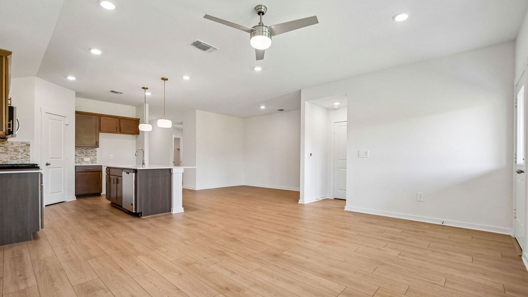Spacious, unfurnished interior of a new home in Trails at Wildhorse, Austin (Image 17).