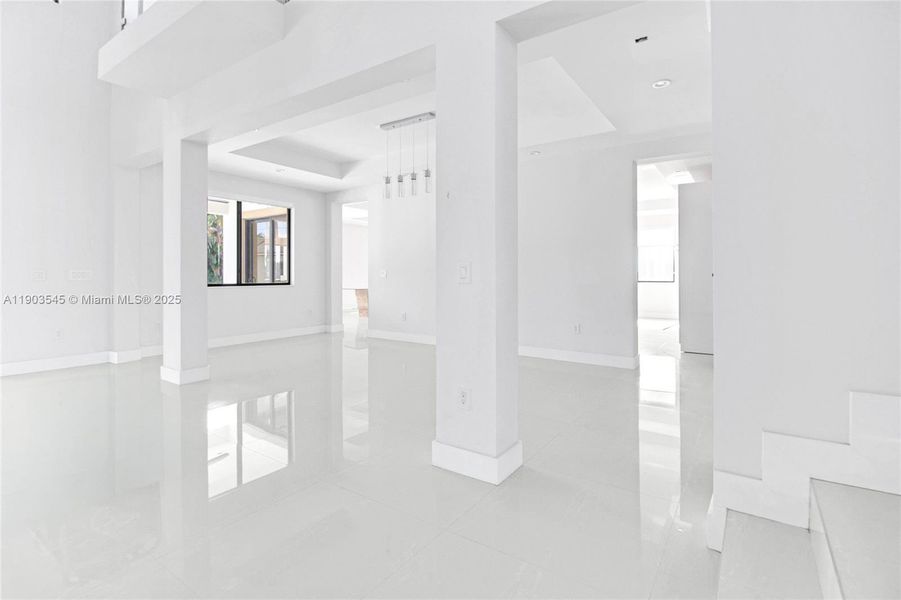 Spacious, unfurnished interior of a new home in , Miami (Image 12).