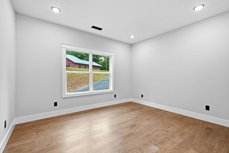 Spacious, unfurnished interior of a new home in , Ellijay (Image 22).