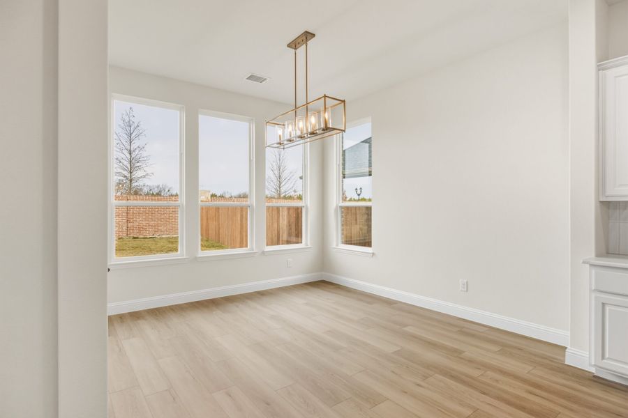 Spacious, unfurnished interior of a new home in Edgewater, Fate (Image 20).