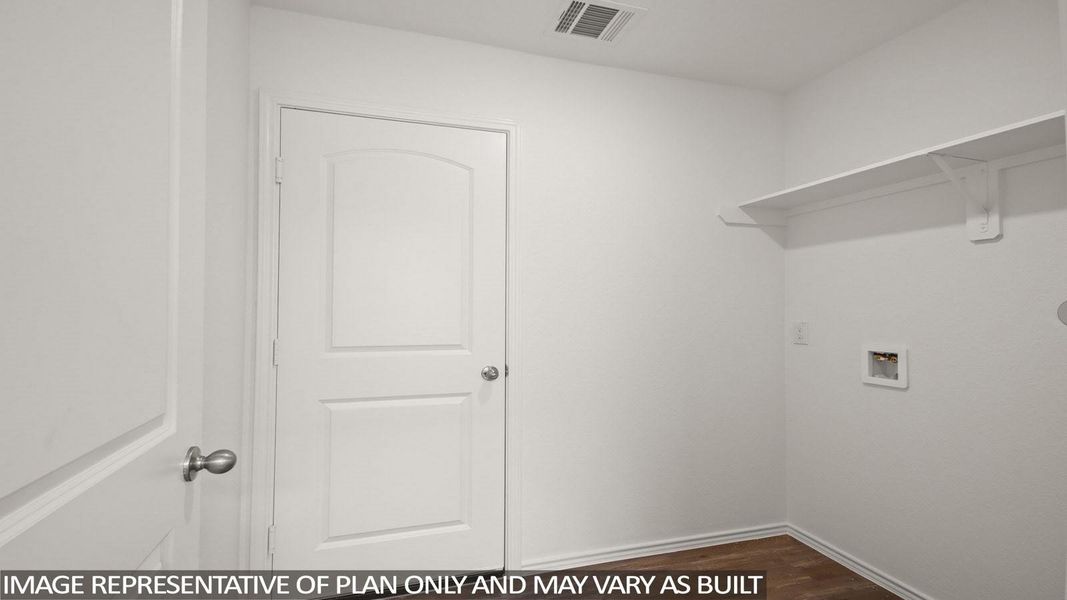 Spacious, unfurnished interior of a new home in Venetian Pines, Conroe (Image 8).