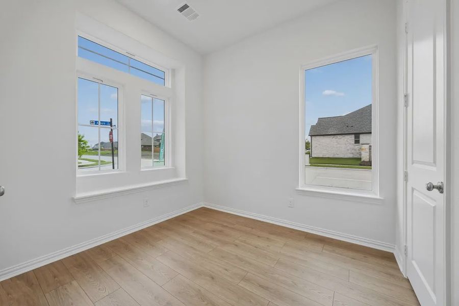 Spacious, unfurnished interior of a new home in Avondale, Fate (Image 19).