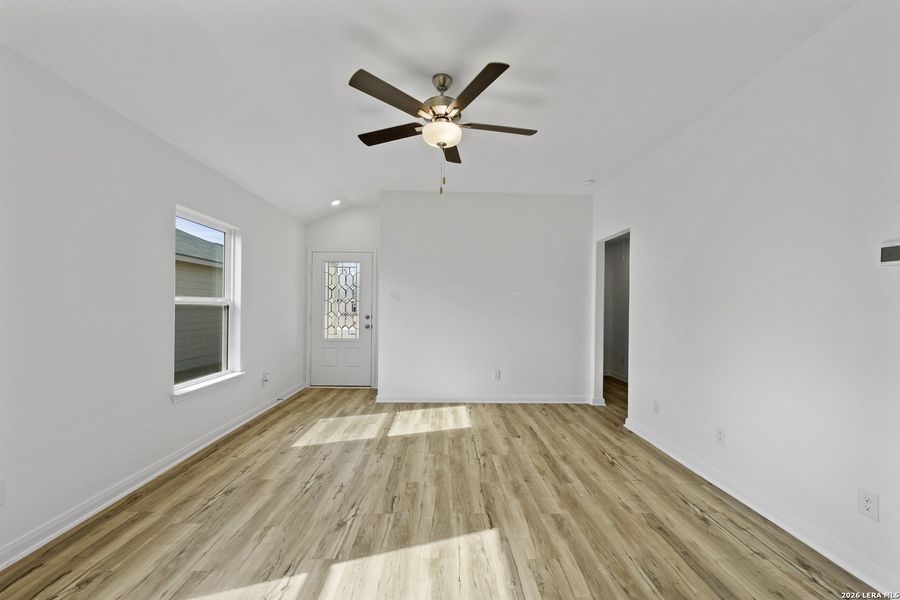 Spacious, unfurnished interior of a new home in Preserve at Medina, Von Ormy (Image 10).