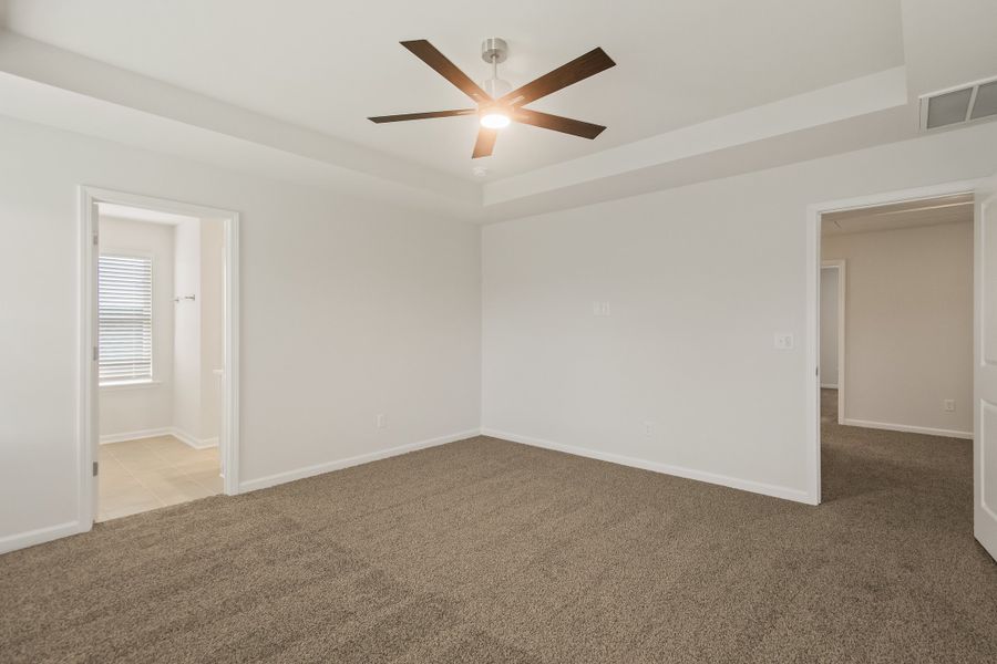 Representative unfurnished interior of a home built from the Palm by Veranda Homes in Hitchcock Preserve, Aiken (Image 16).