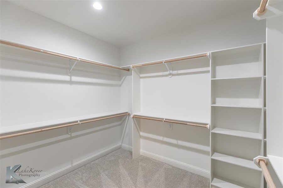 Spacious, unfurnished interior of a new home in , Abilene (Image 26).