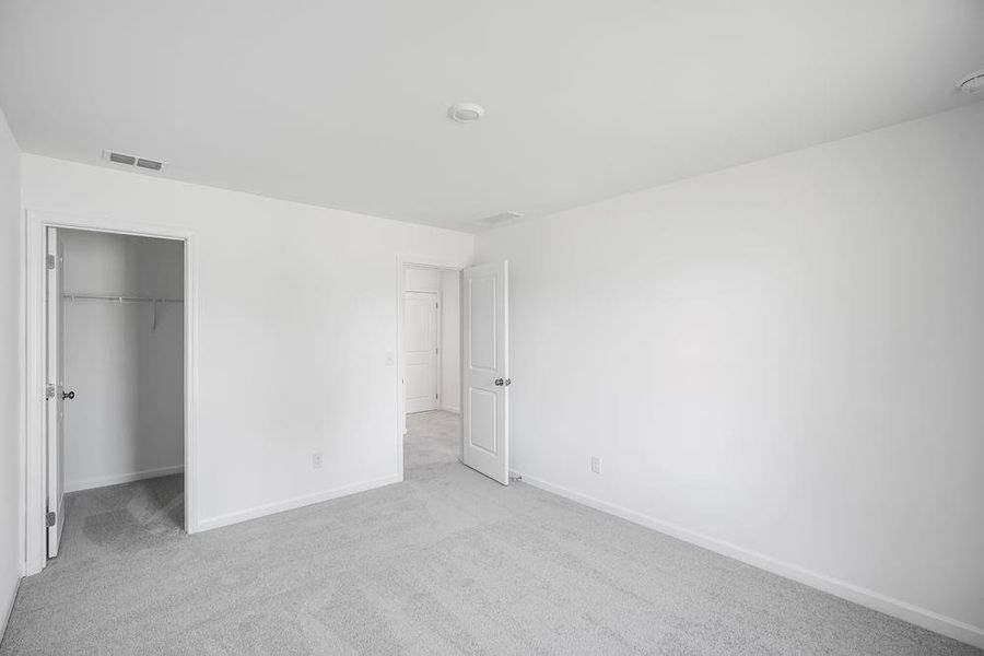 Spacious, unfurnished interior of a new home in Heritage River, Euharlee (Image 21).