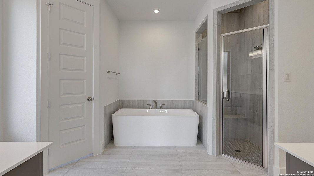 Furnished interior view inside a new home in Haby Hill 60', San Antonio (Image 17).