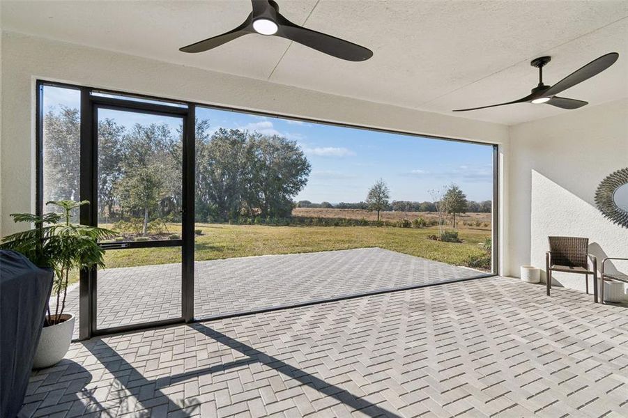 Exterior details and patio area of a home in , Tavares (Image 27).