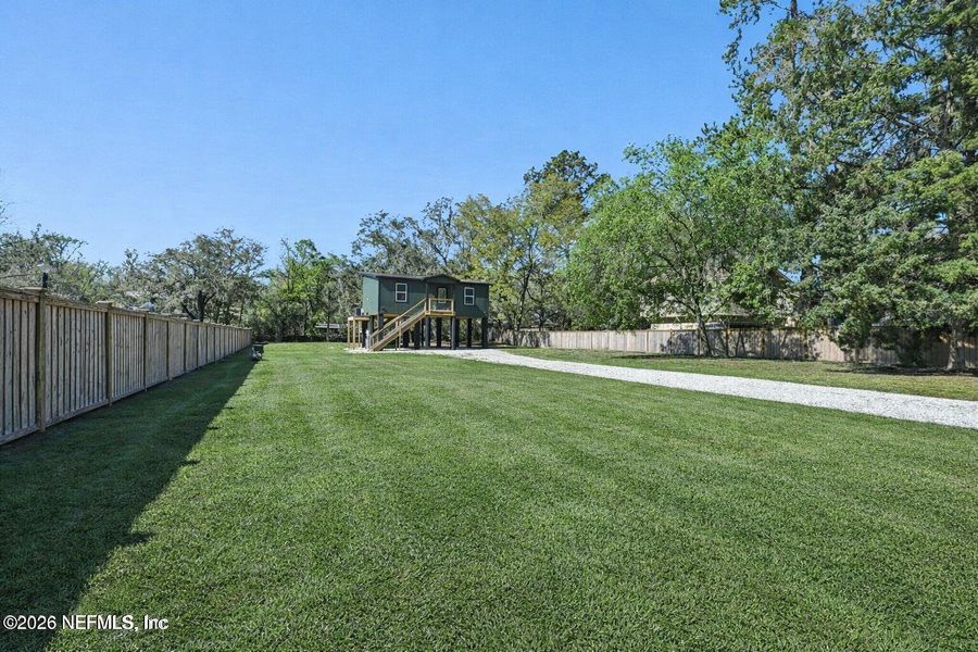 Exterior details and patio area of a home in , Middleburg (Image 30).