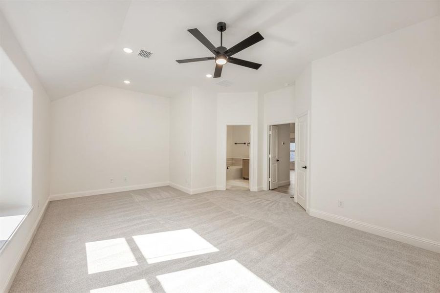 Spacious, unfurnished interior of a new home in Eagle Glen 50, Alvarado (Image 23). Spacious, unfurnished interior of a new home in Eagle Glen 50, Alvarado (Image 23).