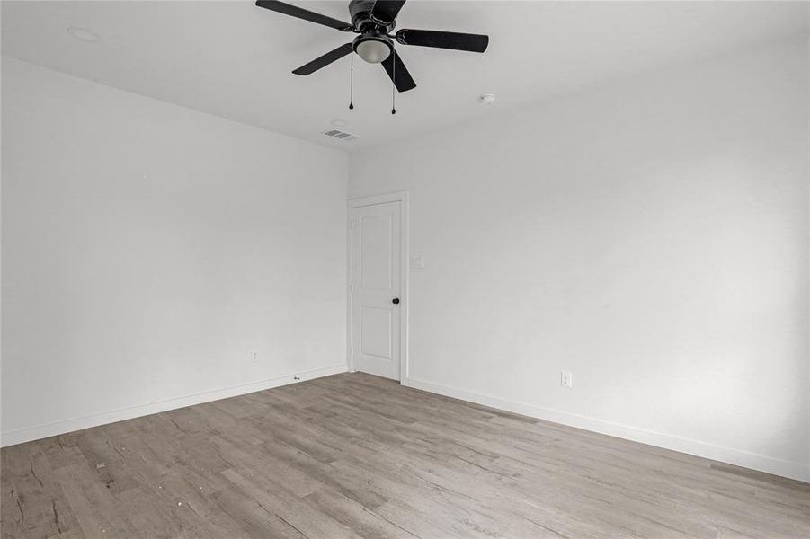 Spacious, unfurnished interior of a new home in , Terrell (Image 22).