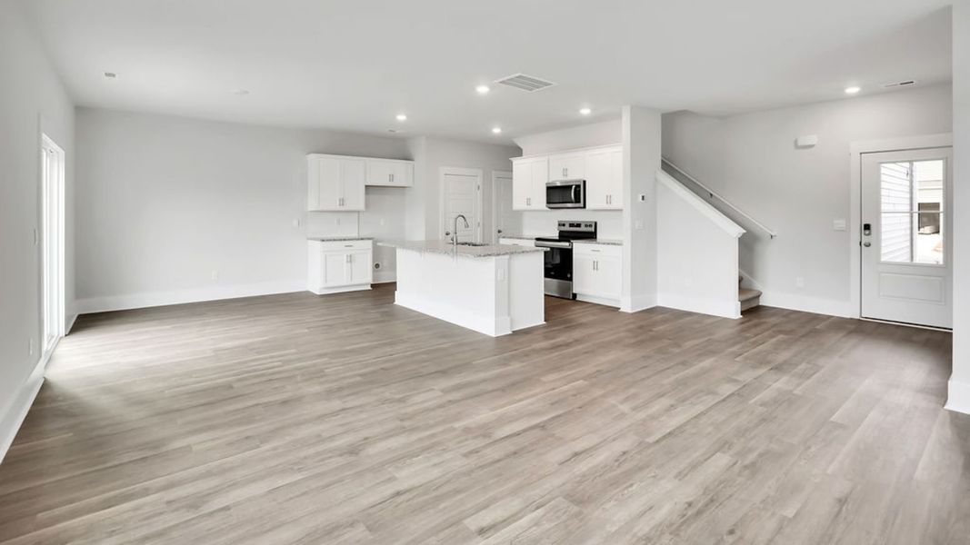 Spacious, unfurnished interior of a new home in Bella Point, Bolivia (Image 17). Spacious, unfurnished interior of a new home in Bella Point, Bolivia (Image 17).