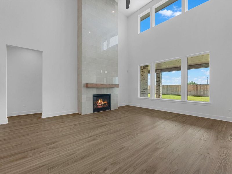 Spacious, unfurnished interior of a new home in Harvest Green, Richmond (Image 25).