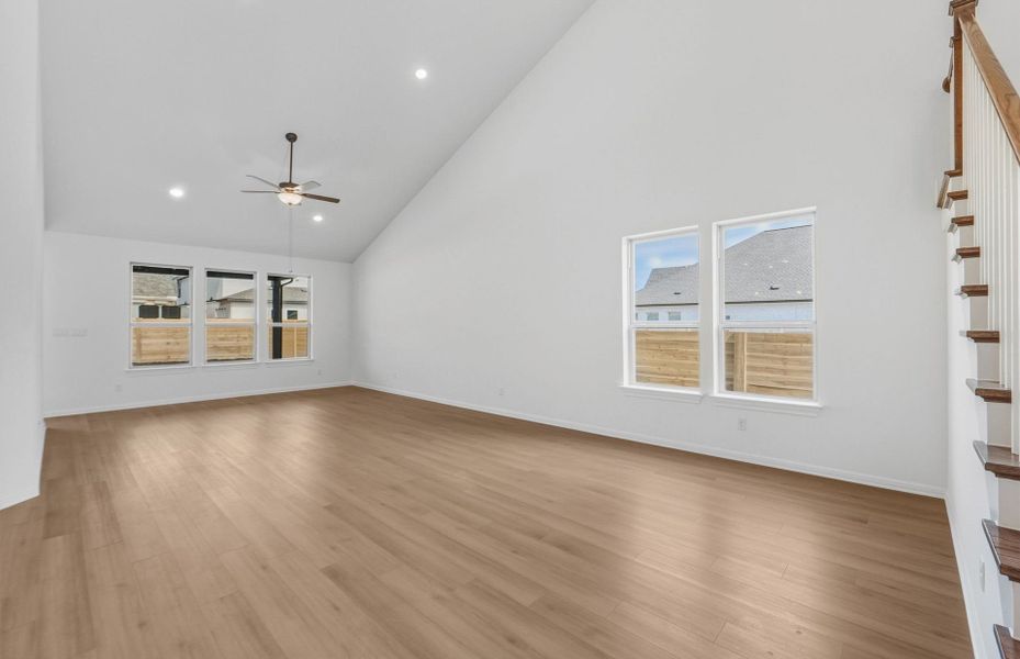 Spacious, unfurnished interior of a new home in Bluffview Reserve, Leander (Image 20).