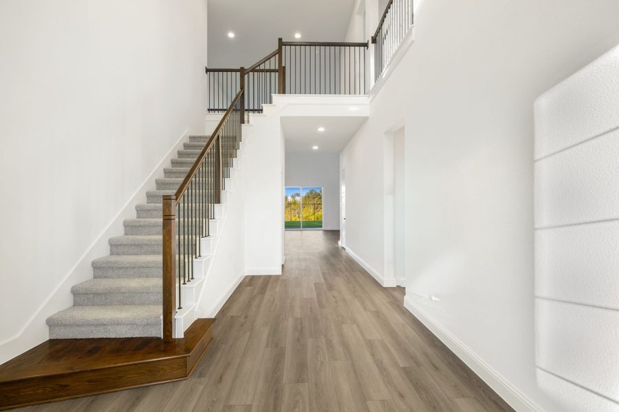 Spacious, unfurnished interior of a new home in Cambridge Crossing, Celina (Image 15).