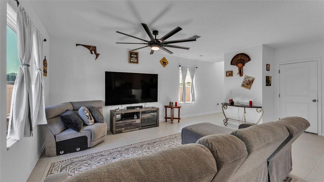 Furnished interior view inside a new home in Peace Creek Reserve, Winter Haven (Image 34).