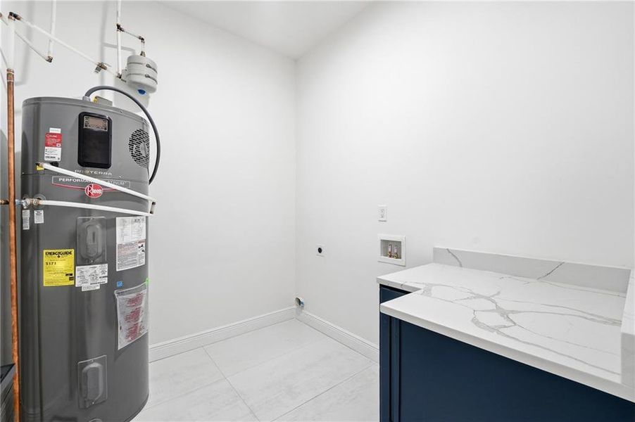 Furnished interior view inside a new home in , Gainesville (Image 8).