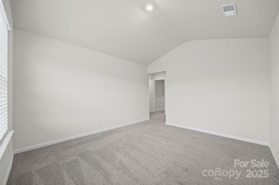 Spacious, unfurnished interior of a new home in , York (Image 17).
