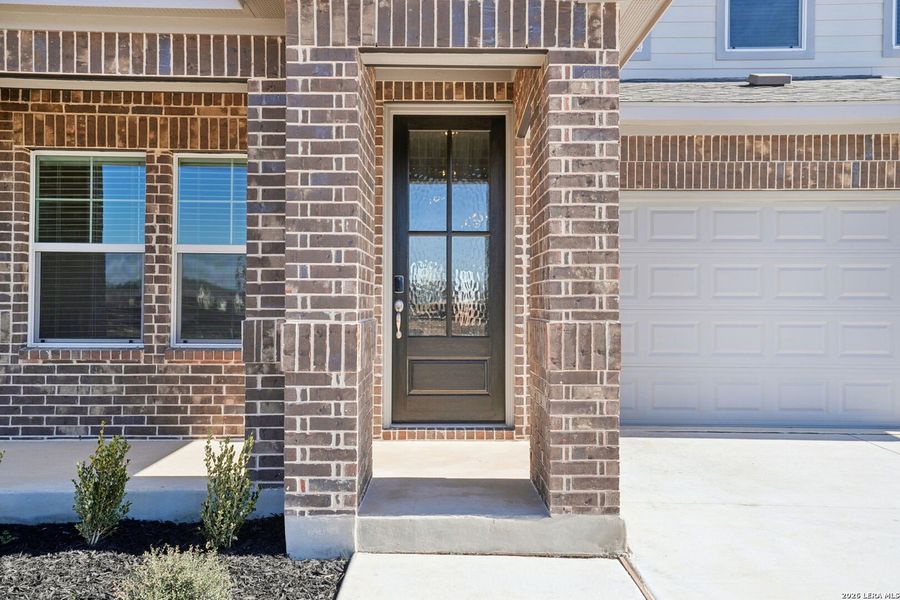 Exterior details and patio area of a home in Carmel Ranch, Schertz (Image 20).