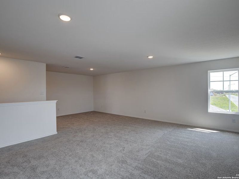 Spacious, unfurnished interior of a new home in Hannah Heights, Seguin (Image 26).