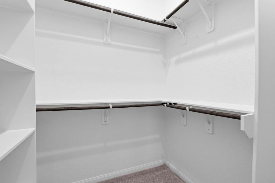 Spacious, unfurnished interior of a new home in Valencia, Manvel (Image 31).