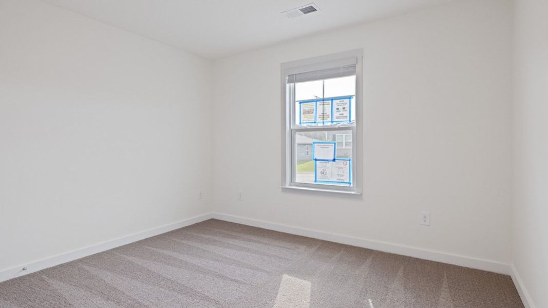 Spacious, unfurnished interior of a new home in Emory Creek, Harriman (Image 12).