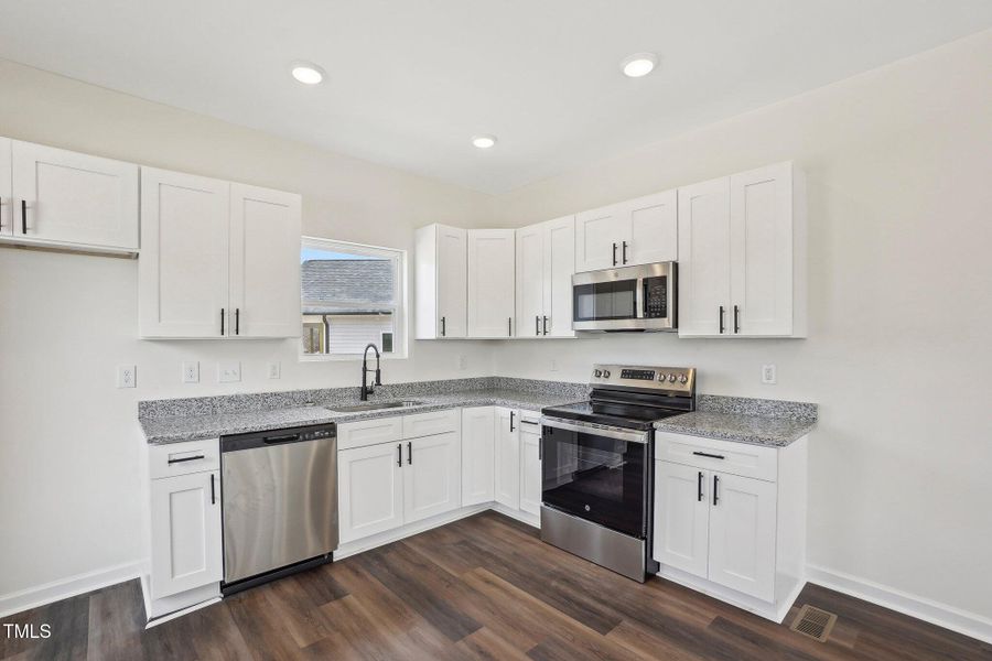 13-web-or-mls-Gilmer St-013 13-web-or-mls-Gilmer St-013