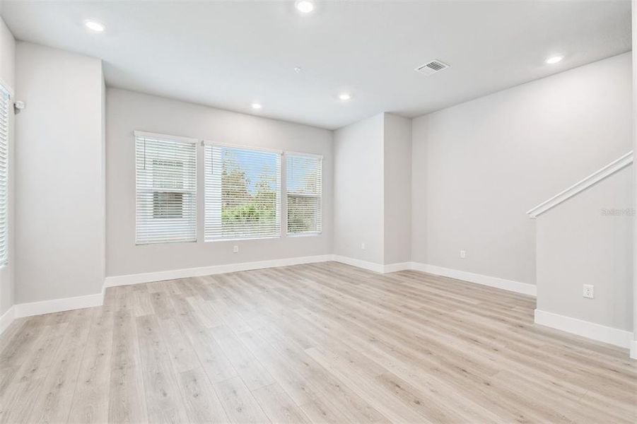 Spacious, unfurnished interior of a new home in Towns at Union, St. Petersburg (Image 24).