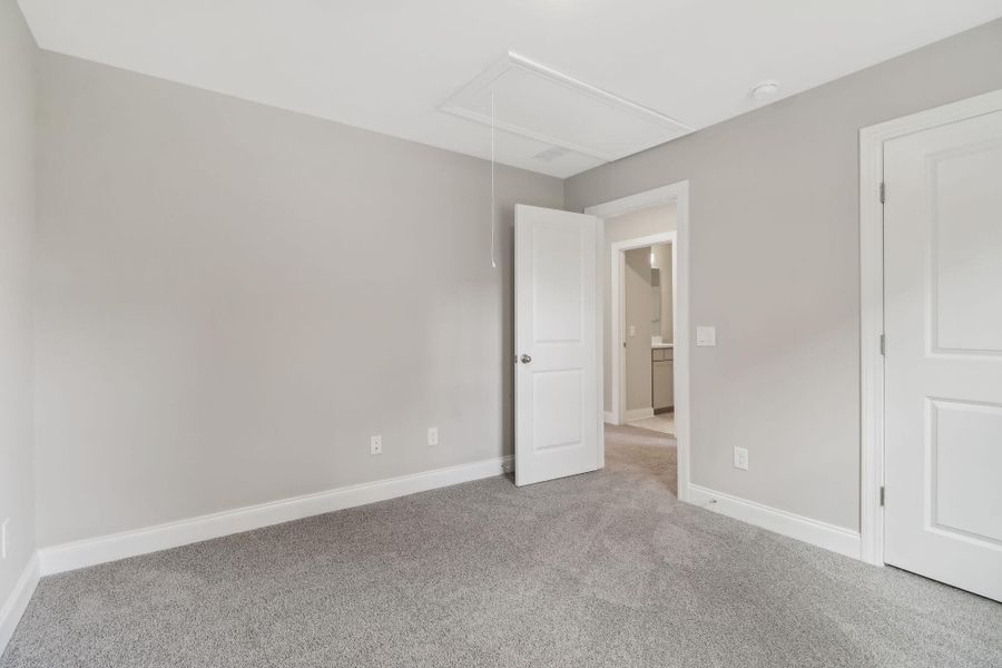 Spacious, unfurnished interior of a new home in Founder's Park, Lincolnville (Image 15).