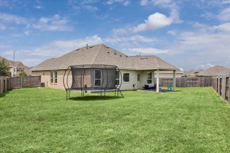 Exterior details and patio area of a home in Sierra Vista, Iowa Colony (Image 4).