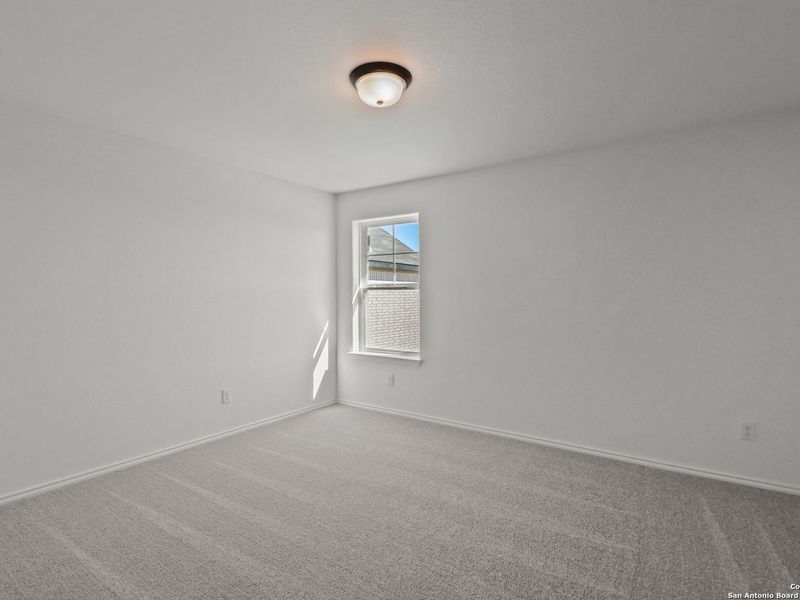 Spacious, unfurnished interior of a new home in Comanche Ridge, San Antonio (Image 39).