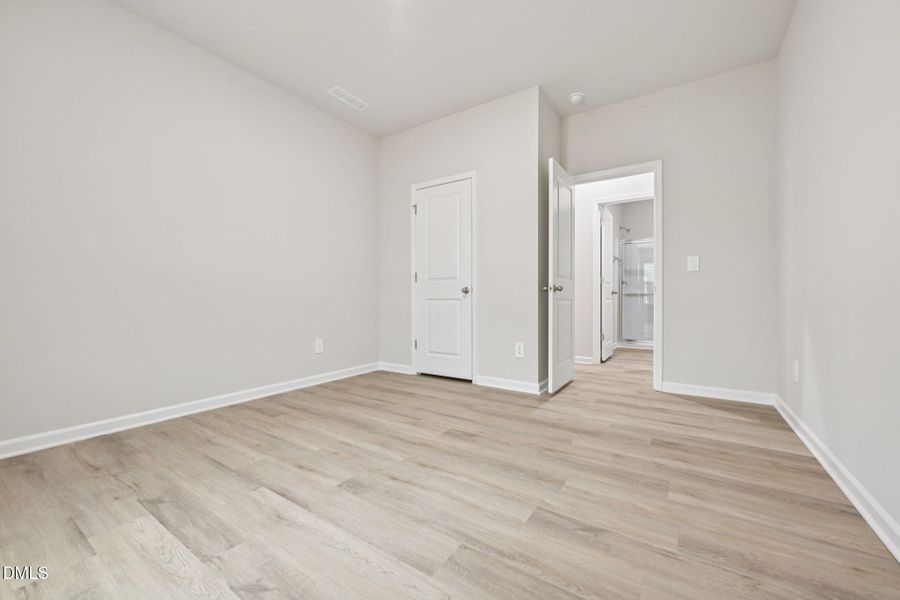 17-web-or-mls-Raleigh - Oak Manor - 608